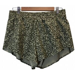 Athleta womens medium Hustle 4.5" shorts Animal Print  Green Lined